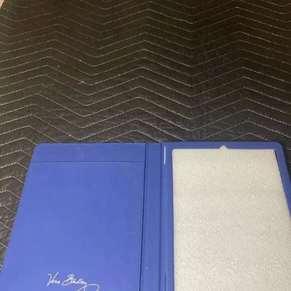 Vera Bradley-Paisley IPad 2or later Case Tablet or kindle NWOT 10X8X1